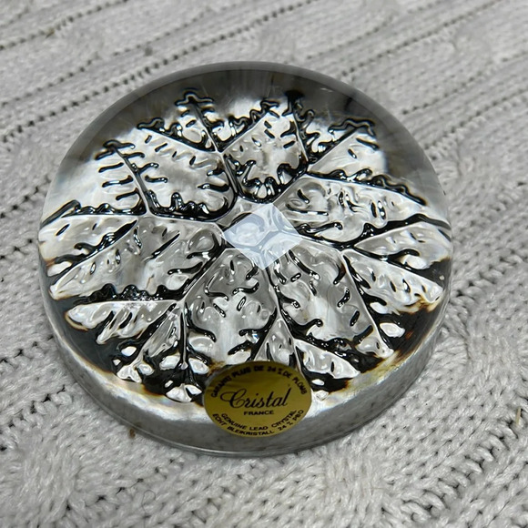 Cristal snowflake paperweight 24% genuine lead crystal 3.5” diameter 2” tall - Picture 1 of 6